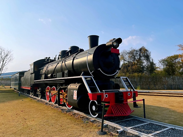 紅色廣場展廳設(shè)計賞析