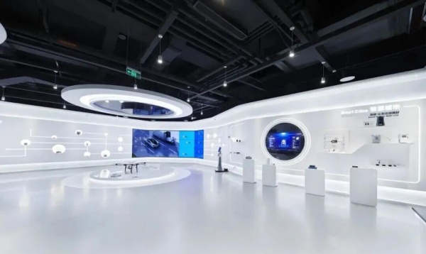 移遠(yuǎn)科技展廳：解鎖萬物互聯(lián)的未來秘境